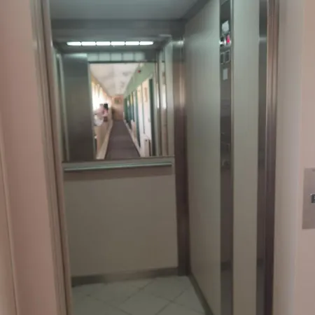 斯罗斯酒店 3*